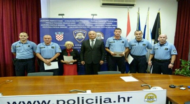 SPASILI ŽIVOT DESETOMJESEČNOJ BEBI Nagrađeni policajci Tomislav Jović i Miroslav Ušljebrka