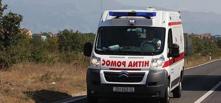 U prometnoj nesreći kod Stankovaca teško ozlijeđene dvije odrasle osobe i dijete
