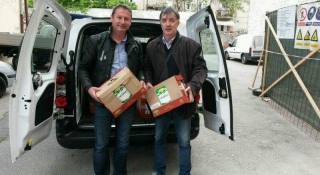 POMOĆ SIROMAŠNIMA Vice Brkljača donirao 200 litara mlijeka socijalnoj samoposluzi!
