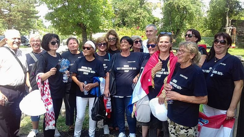 PUPOVČEVA PROSLAVA Članice udruge “Žene u Domovinskom ratu Zadar” prekinule  Mesićev govor | Kalelarga info
