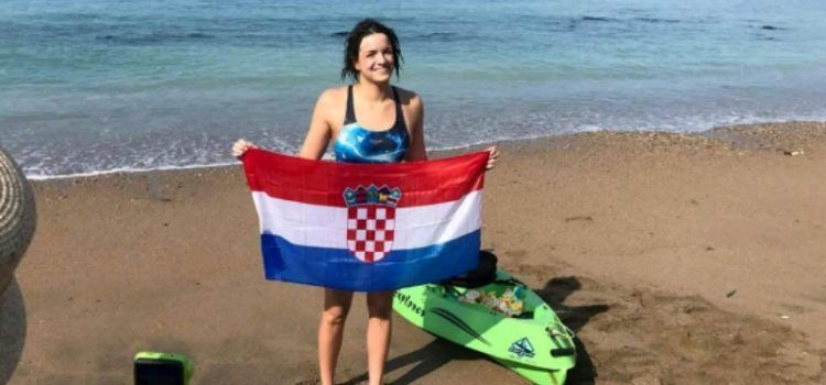 Dina Levačić na 27. rođendan preplivala 23 km širok Cookov prolaz na Novom Zelandu