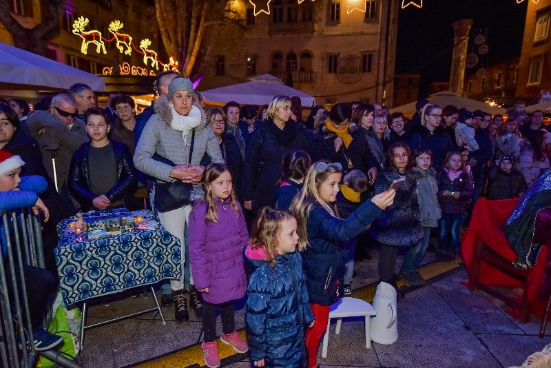 Advent u Zadru Jaslice Kveštura Diklo 27.12.2019, foto Iva Perinčić 031-800x534