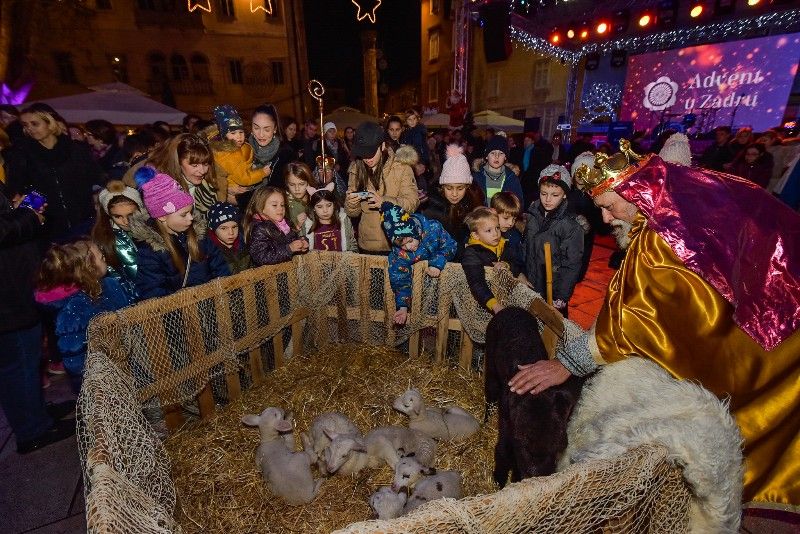 Advent u Zadru Jaslice Kveštura Diklo 27.12.2019, foto Iva Perinčić 036-800x534