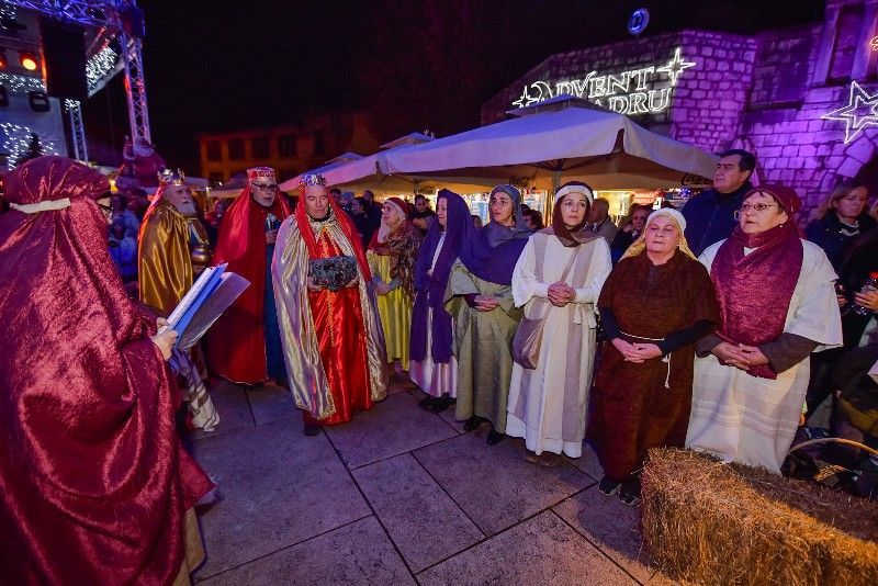 Advent u Zadru Jaslice Kveštura Diklo 27.12.2019, foto Iva Perinčić 052-800x534