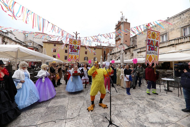 Zadarski karneval 2020. primopredaja vlasti & Valentinovo 14.02, foto Fabio Šimićev 05-800x534