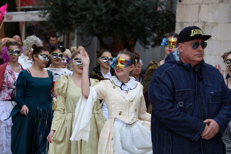 Zadarski karneval 2020. primopredaja vlasti & Valentinovo 14.02, foto Fabio Šimićev 23-800x534