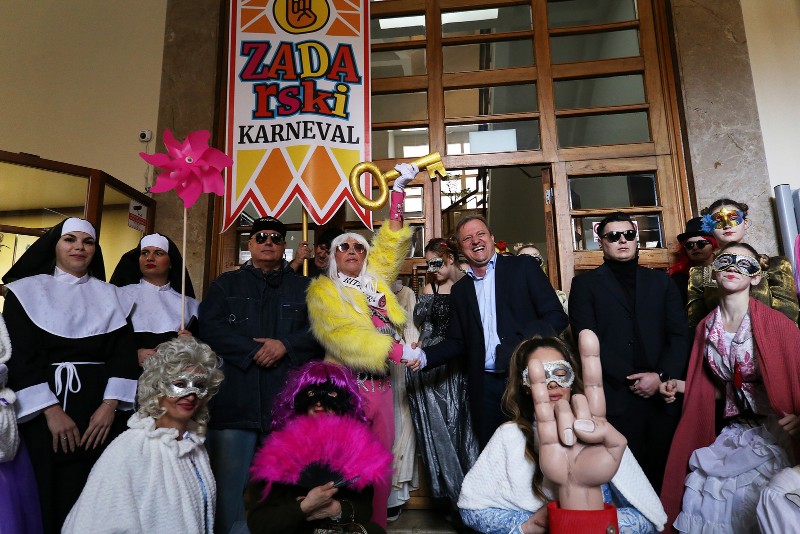 Zadarski karneval 2020. primopredaja vlasti & Valentinovo 14.02, foto Fabio Šimićev 30-800x534