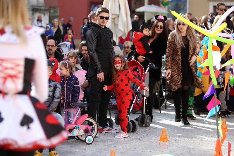 Šareni maskograd dječji karneval na Narodnom trgu 22.02.2020, foto Fabio Šimićev 24-800x533