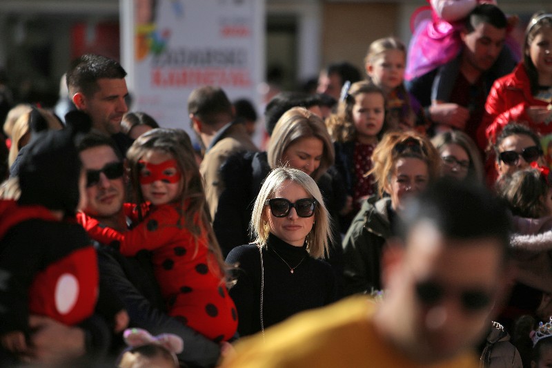 Šareni maskograd dječji karneval na Narodnom trgu 22.02.2020, foto Fabio Šimićev 55-800x533
