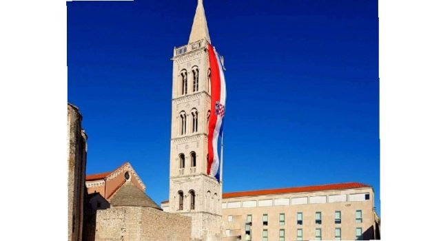 Slavi se 25. obljetnica Oluje – bez zastave na zvoniku Sv. Stošije u Zadru