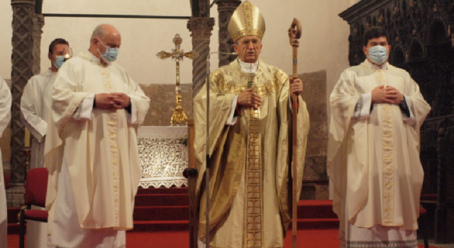 Nadbiskup Puljić predvodio je za Božić svečano misno slavlje u katedrali sv. Stošije u Zadru.