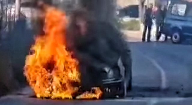 VIDEO Na Bokanjcu se zapalio Mercedes
