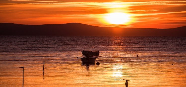 PRIVLAKA Izložba fotografija najljepših zalazaka sunca Ivane Kurta