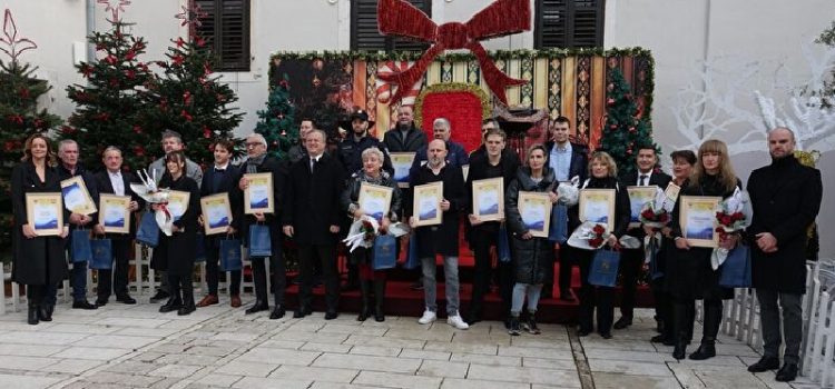 Gradonačelnik Dukić dodijelio priznanja ‘Nasmiješeno sunce’ najzaslužnijim Zadranima