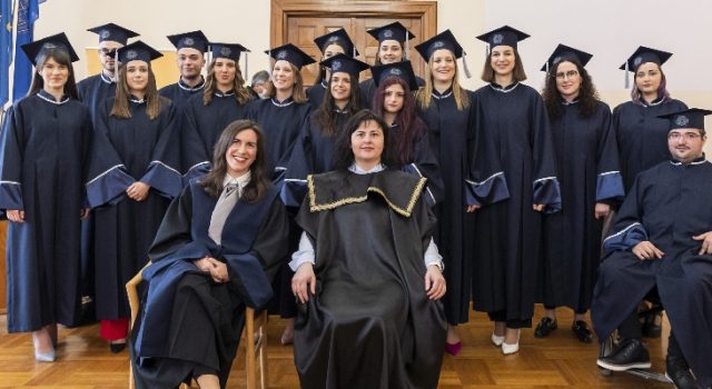 U zvanje sveučilišnih prvostupnika svečano promovirano 18 studenata kroatistike