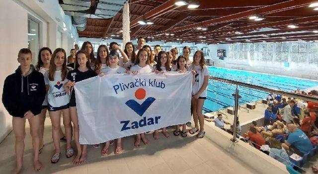 Mladi plivači iz Zadra na pripremama i natjecanju na Korčuli