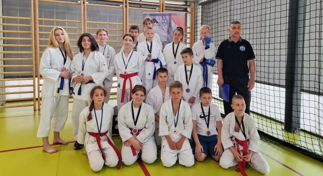 KARATE Bibinjci osvojili zlato, 4 srebra i 4 bronce u 2. Kolu Dalmatinske karate lige