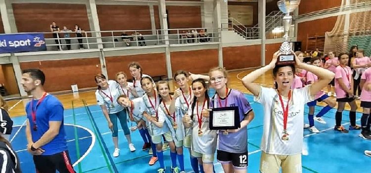VELIKI USPJEH Učenice iz Zemunika prvakinje Hrvatske u futsalu