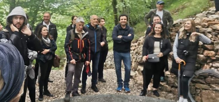 Župan Longin s novinarima obišao Cerovačke špilje
