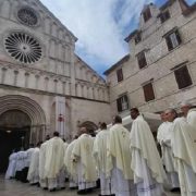 Mons. Milan Zgrablić zaređen za novog zadarskog nadbiskupa koadjutora