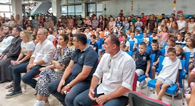 Gradonačelnik Dukić poželio učenicima dobrodošlicu u školske klupe