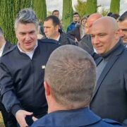 Kapović i suradnici odali počast i poklonili se žrtvama u Škabrnji