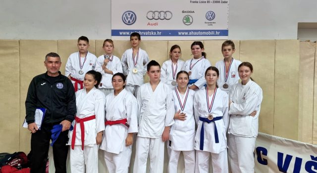 Bibinjski karataši na Višnjiku uz 16 medalja imaju i 2 prvaka Dalmatinske lige u katama