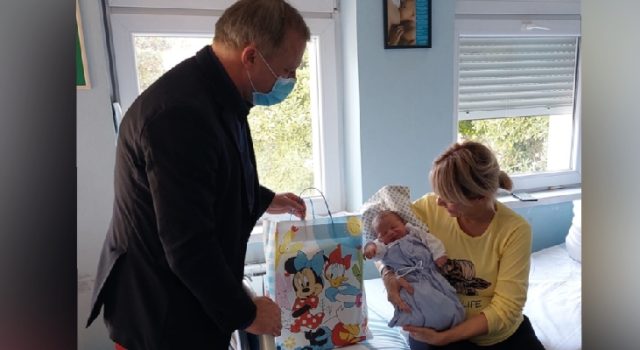 Gradonačelnik Dukić posjetio majke i djecu u rodilištu zadarske bolnice