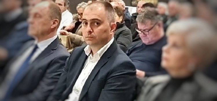 Marin Čavić (HDZ) uvjerljivo pobjedio na izborima za načelnika općine Starigrad