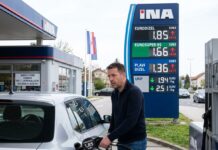 Benzinska postaja s prikazom cijena goriva u Hrvatskoj