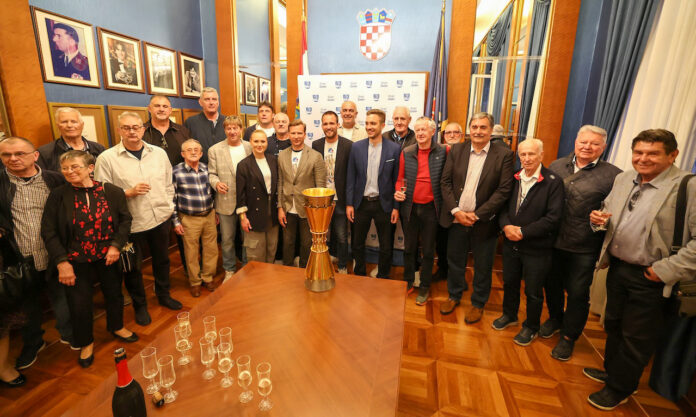 Proslava 81. rođendana KK Zadar i 40. obljetnice povijesne pobjede na Narodnom trgu u Zadru